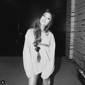 Ariana Grande dimentica troppo spesso i pantaloni 6