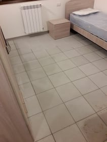 Sisma, la casetta appena conclusa si è già allagata 12
