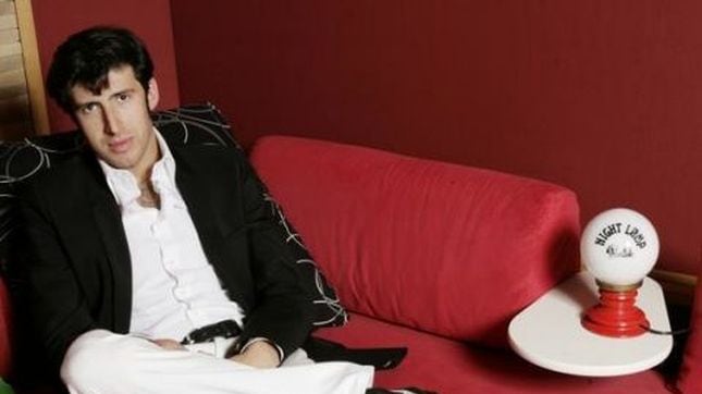 Lo showman che piace ai vip: "Canto per regine e rockstar"