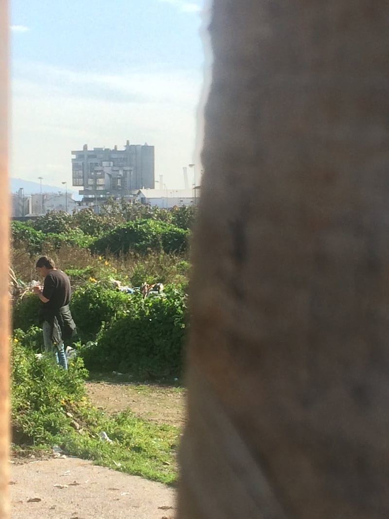 Napoli, nel parco della Marinella: tra rifiuti, tossicodipendenti e disperati 4