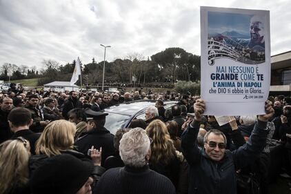 I funerali di Pino Daniele al Divino Amore a Roma 12