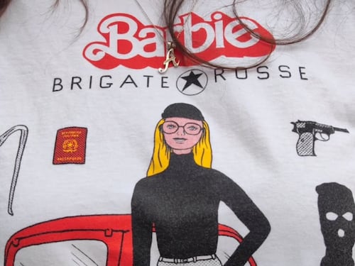 Barbie brigatista e il corpo di Moro: i post choc della studentessa scatenano la bufera