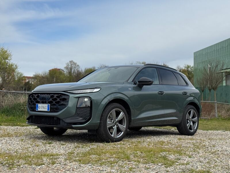 Nuova Audi Q3: la gallery 13