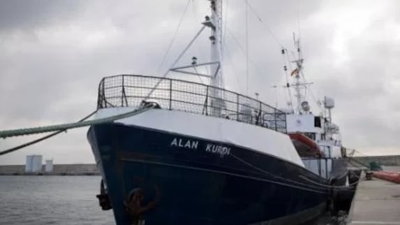 Gli sbarchi all'ordine del giorno. La Alan Kurdi attracca a Taranto