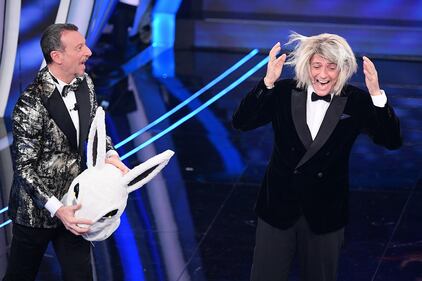 Fiorello trasformista: prima Coniglio poi Maria De Filippi 1