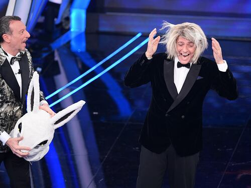 Fiorello trasformista: prima Coniglio poi Maria De Filippi