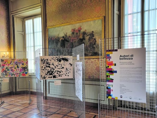 Rielaborazioni di Kandinsky i quadri dell'Istituto tumori