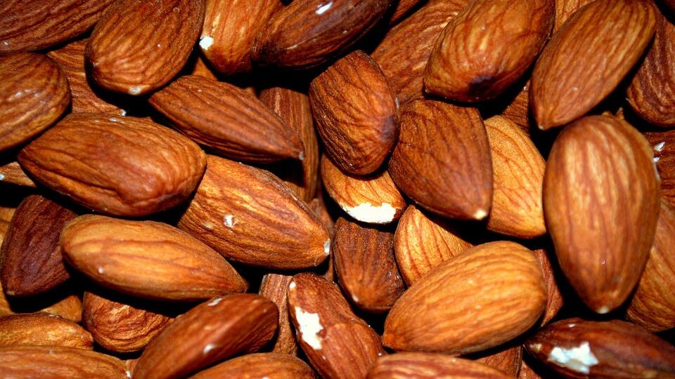 Latte di mandorla buono e benefico per il nostro organismo