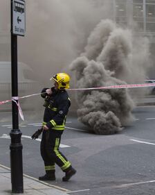 Maxi incendio a Londra: 2mila persone in fuga 13