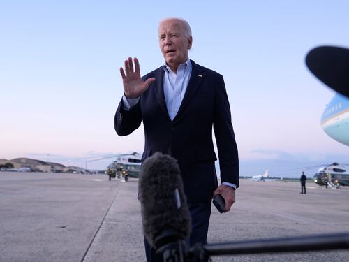"Eviti di colpire gli impianti petroliferi iraniani": il monito di Biden a Netanyahu