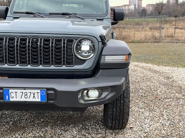 Jeep Wrangler Rubicon 2025: la gallery del 2.0 turbo benzina 6