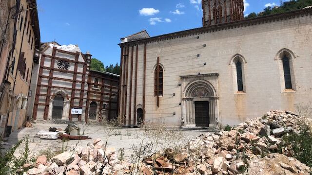 Visso, a tre anni dal terremoto un paese spettrale. Dimenticato pure da Dio