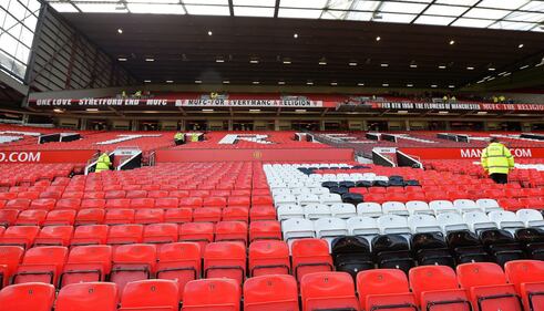 Paura a Manchester, l'evacuazione dell'Old Trafford 3