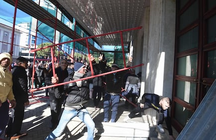 Proteste a Tirana contro il governo 3