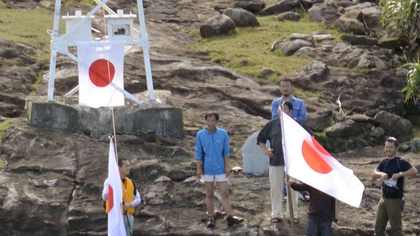 Isole contese da Pechino e Tokio guerra a colpi di navi e bandiere