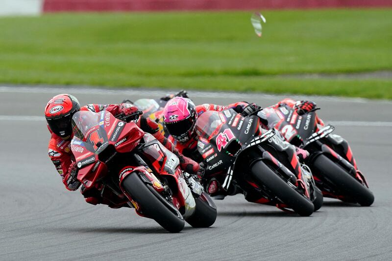 MotoGP, Espargaro beffa Bagnaia e trionfa a Silverstone: le immagini più belle della gara 14