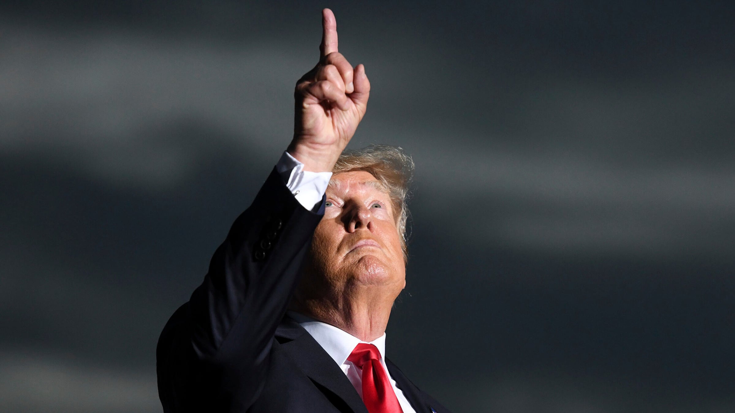 Pioggia di fuoco sul Donbass. Trump: "Con me in carica nessuna invasione russa"