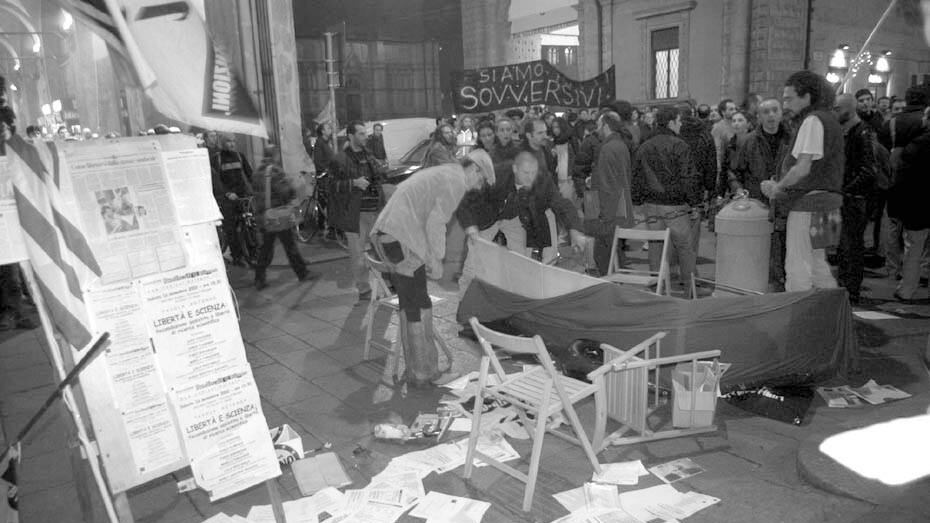 Le mobilitazioni hanno successo? A pezzi i gazebo della raccolta firme