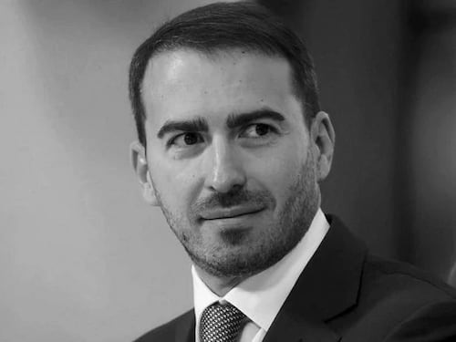 "Caduto da una scogliera". Mistero sulla morte di un altro manager russo