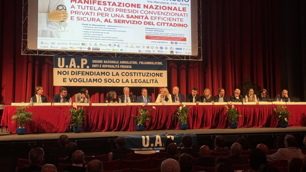 Sanità, medici Roma: "Analisi nelle farmacie? Sì purché autorizzate"