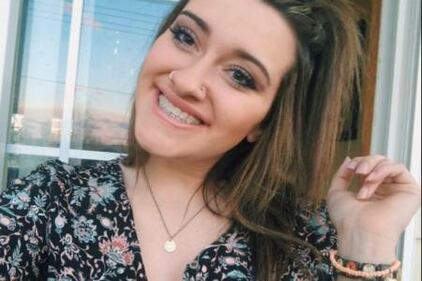 Kaitlyn Juvik, sospesa da scuola perché senza reggiseno 5