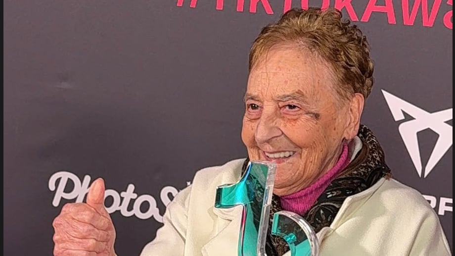 Silvi, la nonna più famosa dei social: dalla fame in Toscana ai TikTok Awards 2025