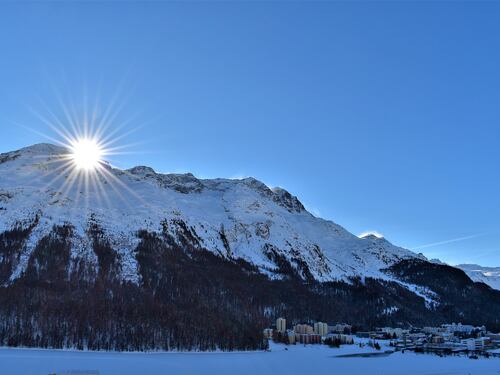 La variante africana blocca St.Moritz. Due hotel in quarantena per focolaio