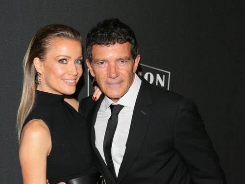 Antonio Banderas riceve l'Awards da Dakota Johnson: "Lui ha illuminato la mia vita"