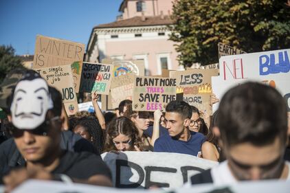 Fridays for future, a Bologna manifestazione contro il cambiamento climatico 3
