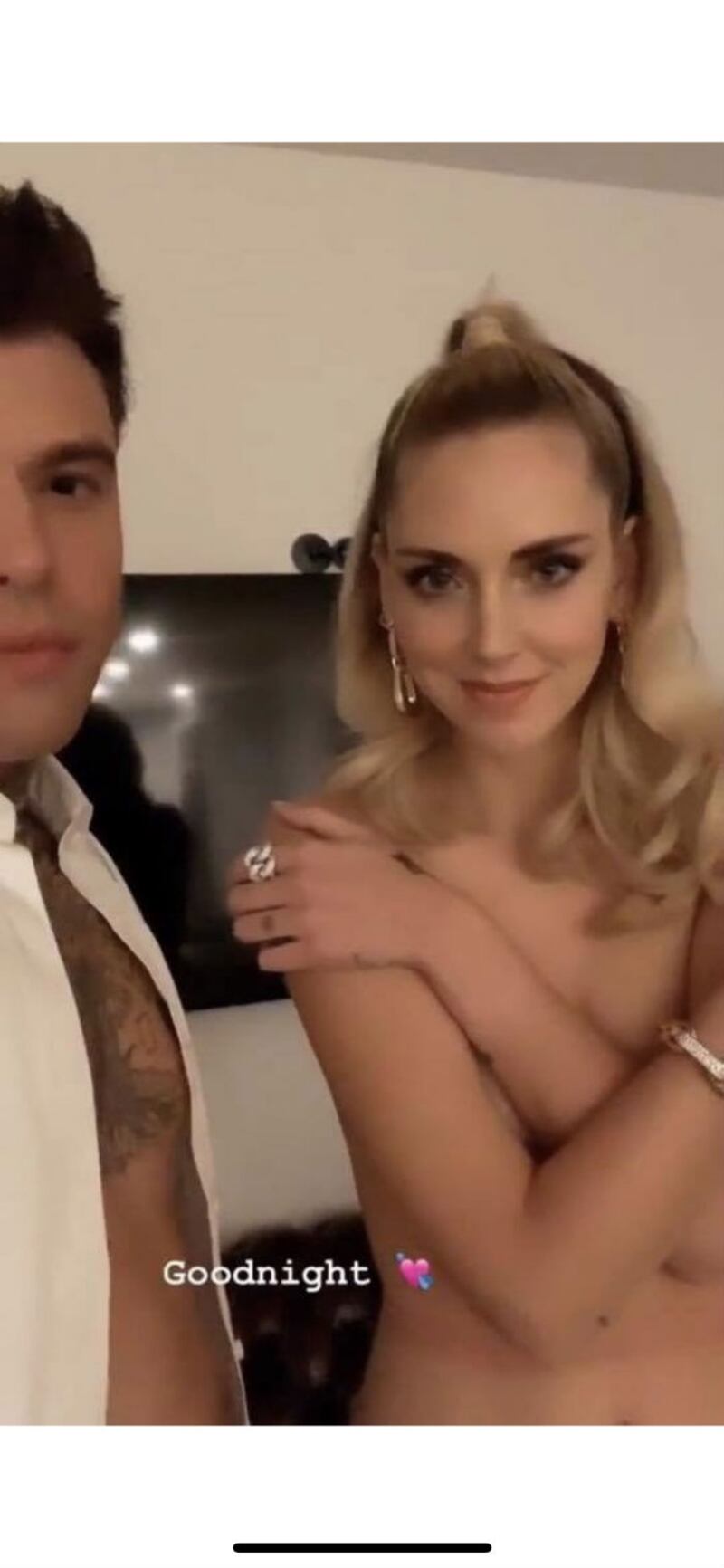 Chiara Ferragni hot e Fedez cancella la foto