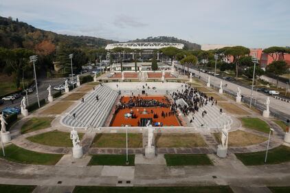 L'omaggio sulla terra rossa per il re del tennis italiano 13