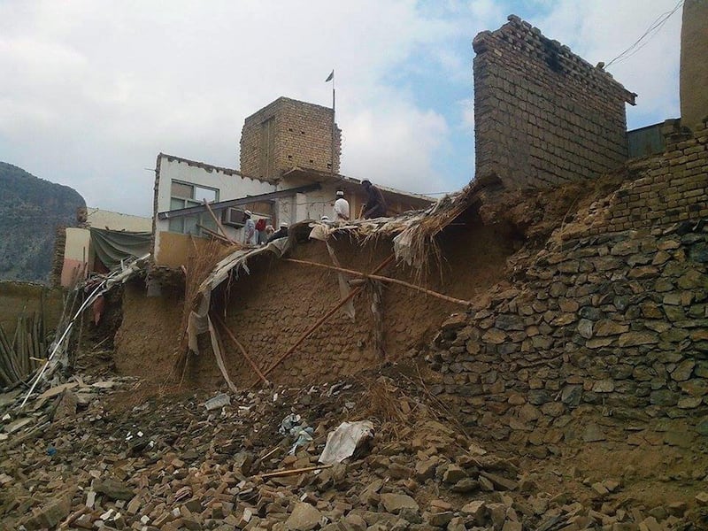 Un violento sisma scuote il Pakistan 9