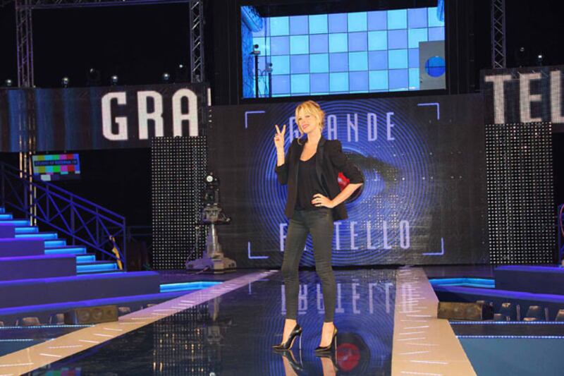 Alessia Marcuzzi sexy conduttrice dell'Isola dei Famosi 2017 6
