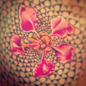 Asia Argento e il tatoo sul lato B 2
