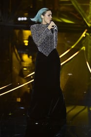 Sanremo 2024: ecco il look della finalissima del Festival di Rose Villain 7