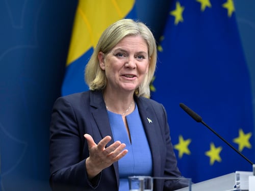 Dalle 8 ore di governo alla stretta sull’immigrazione: chi è Magdalena Andersson, la nuova premier della Svezia