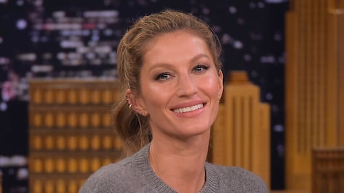 Gisele Bundchen sexy in costume 22