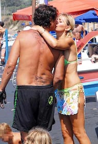 Alessandra Mussolini al mare con il marito 9