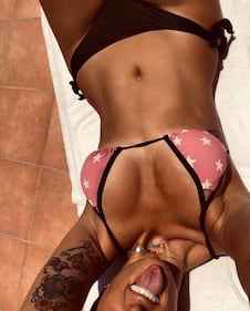 Valentina Vignali, costume sexy su Instagram 1