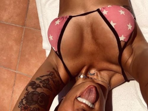 Valentina Vignali, costume sexy su Instagram