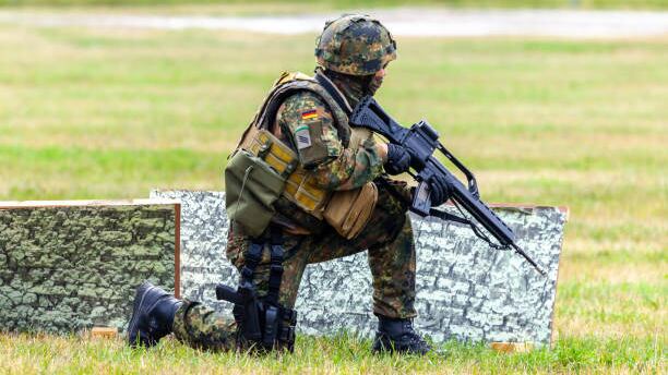 Hub Nato per la guerra e 75 mila soldati di più: la Germania prepara lo scudo anti Putin