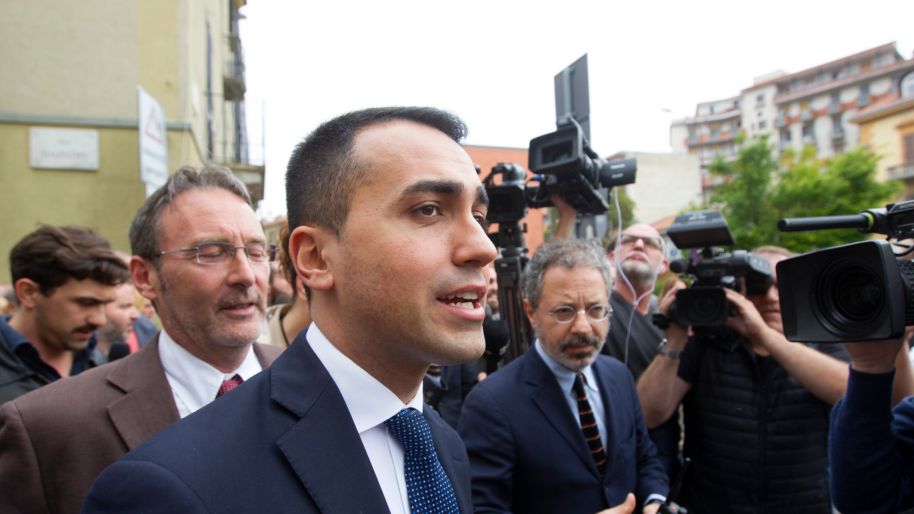 Di Maio chiede l'impeachment "Stato d'accusa per Mattarella"