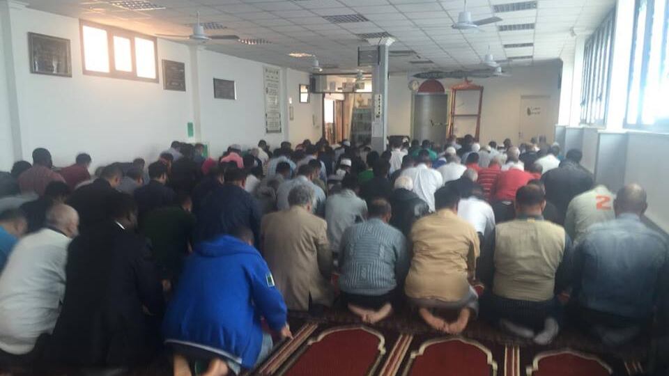 Un venerdì nella moschea che insegna l'islam con un clic