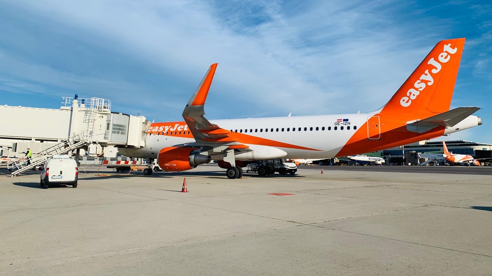 T1 di Malpensa, via ai decolli: alle 7 partito il volo easyJet da Milano per Lamezia Terme