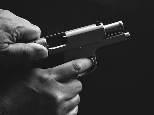 Milano, tragedia familiare: tentato omicidio-suicidio, 81enne in coma