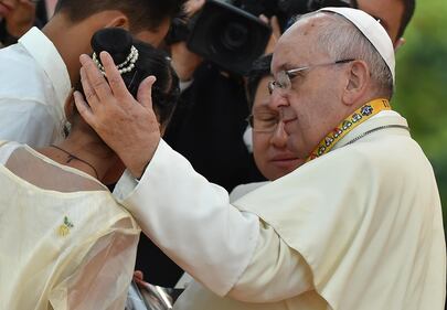 Manila, 7 milioni di fedeli alla Messa del Papa 7