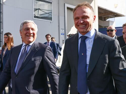 Il governo scuote i fannulloni. "Meglio nei campi che sul divano con il reddito"