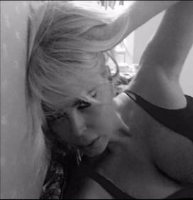 Loredana Lecciso, sempre sexy in tv e sul Web 3
