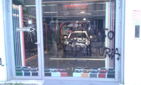 Milano in mano ai black bloc 4