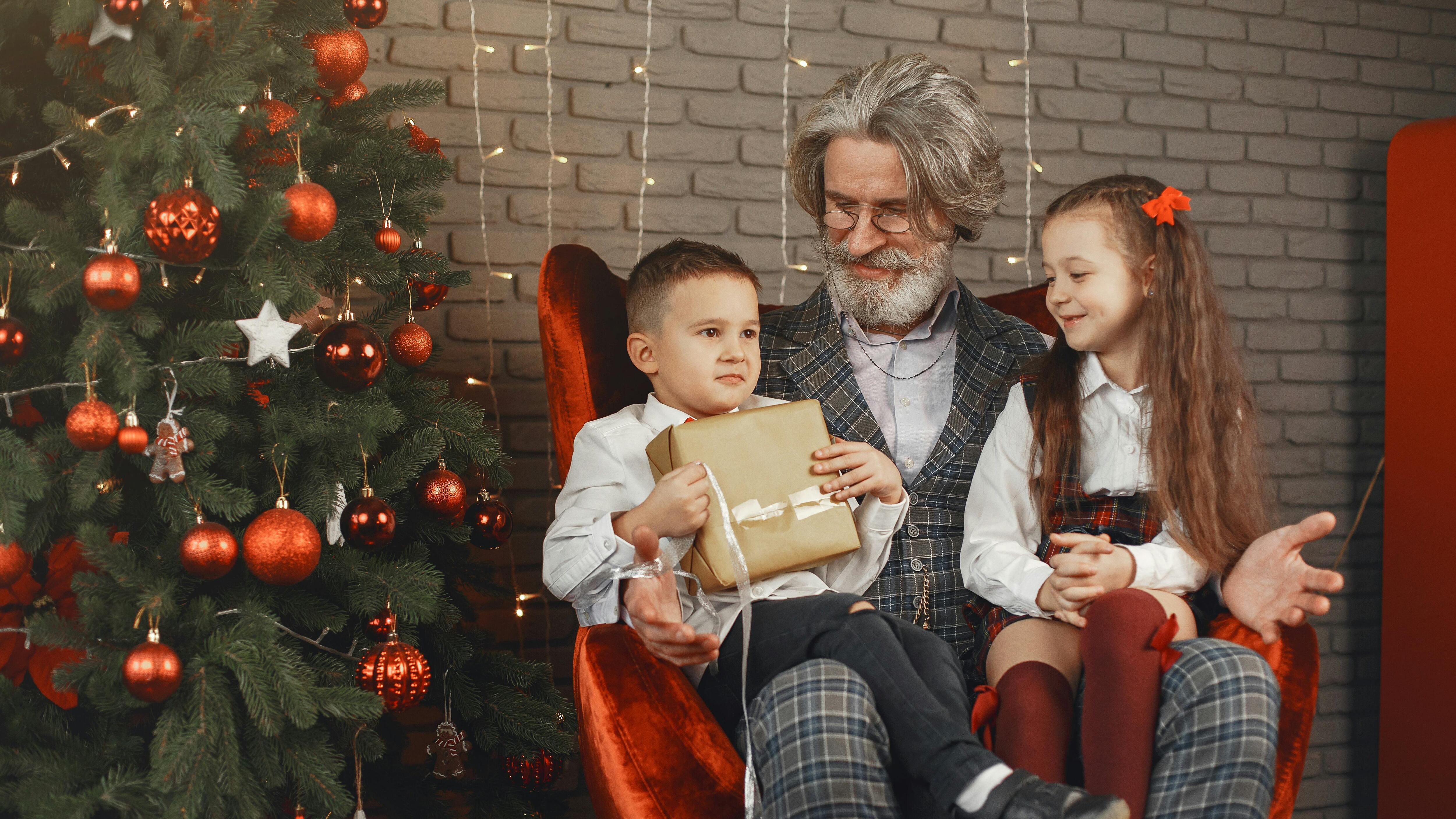 Giochi da tavolo, ecco i più divertenti da regalare ai nipoti questo Natale